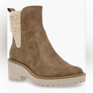 DV DOLCE VITA Faux Shearling Detail Bootie Sz 7
